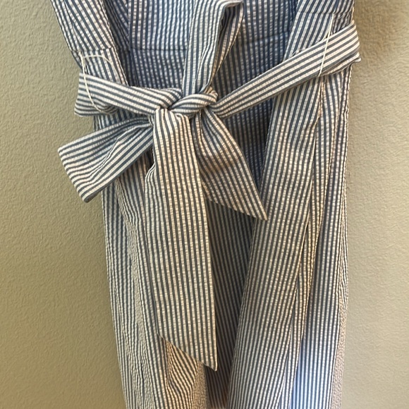Anne Klein, Blue & White pin stripe size 10 - Picture 4 of 8